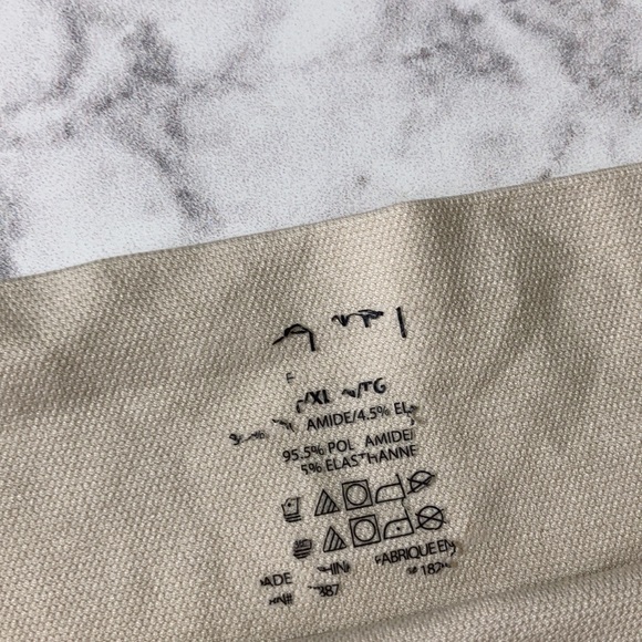 Yummie XL/L panties shapewear briefs. - Picture 3 of 3